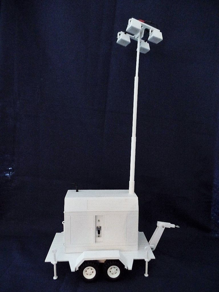 Lichtmast mit Aggregart und Trailer