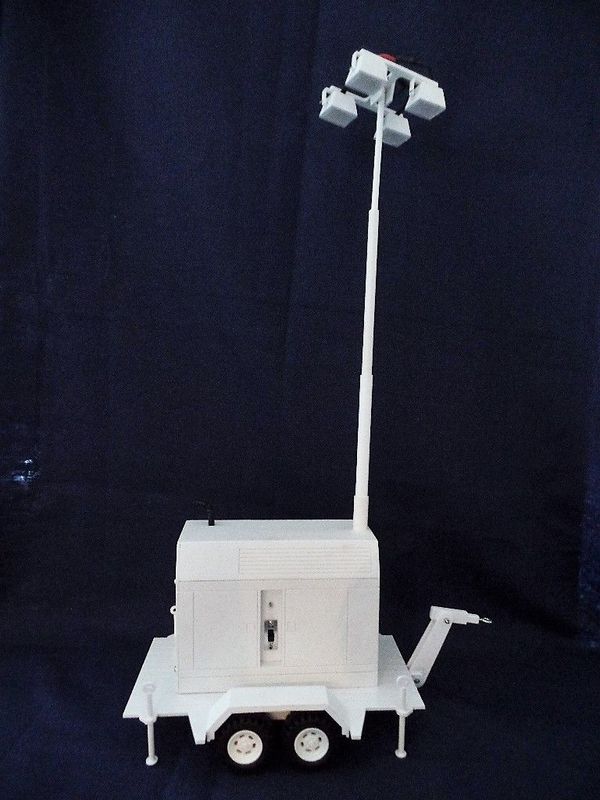 Lichtmast mit Aggregart und Trailer