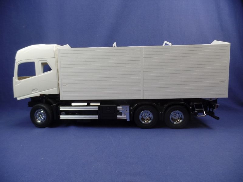 SILO Aufbau für 3 achsiges Volvo Fahrgestell von Tamiya