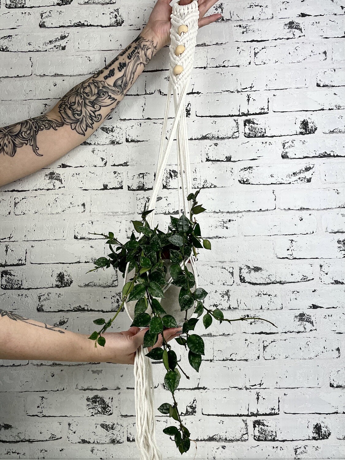 Viseći Makrame za Biljke dužine 95 cm sa 3 perle
