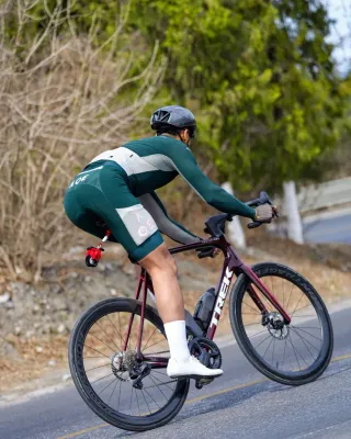 Monton VALORE STRAODINARIO BIB-SHORTS GREEN Monton VALORE STRAODINARIO BIB-SHORTS GREEN