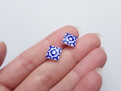 Faiza tile studs