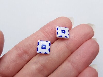 Farah tile studs