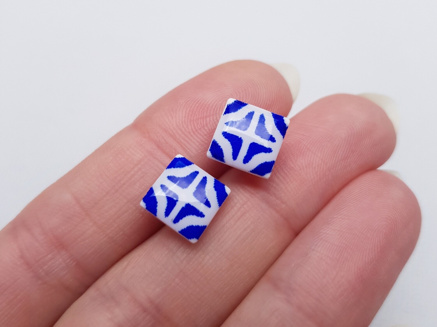 Adilah tile studs