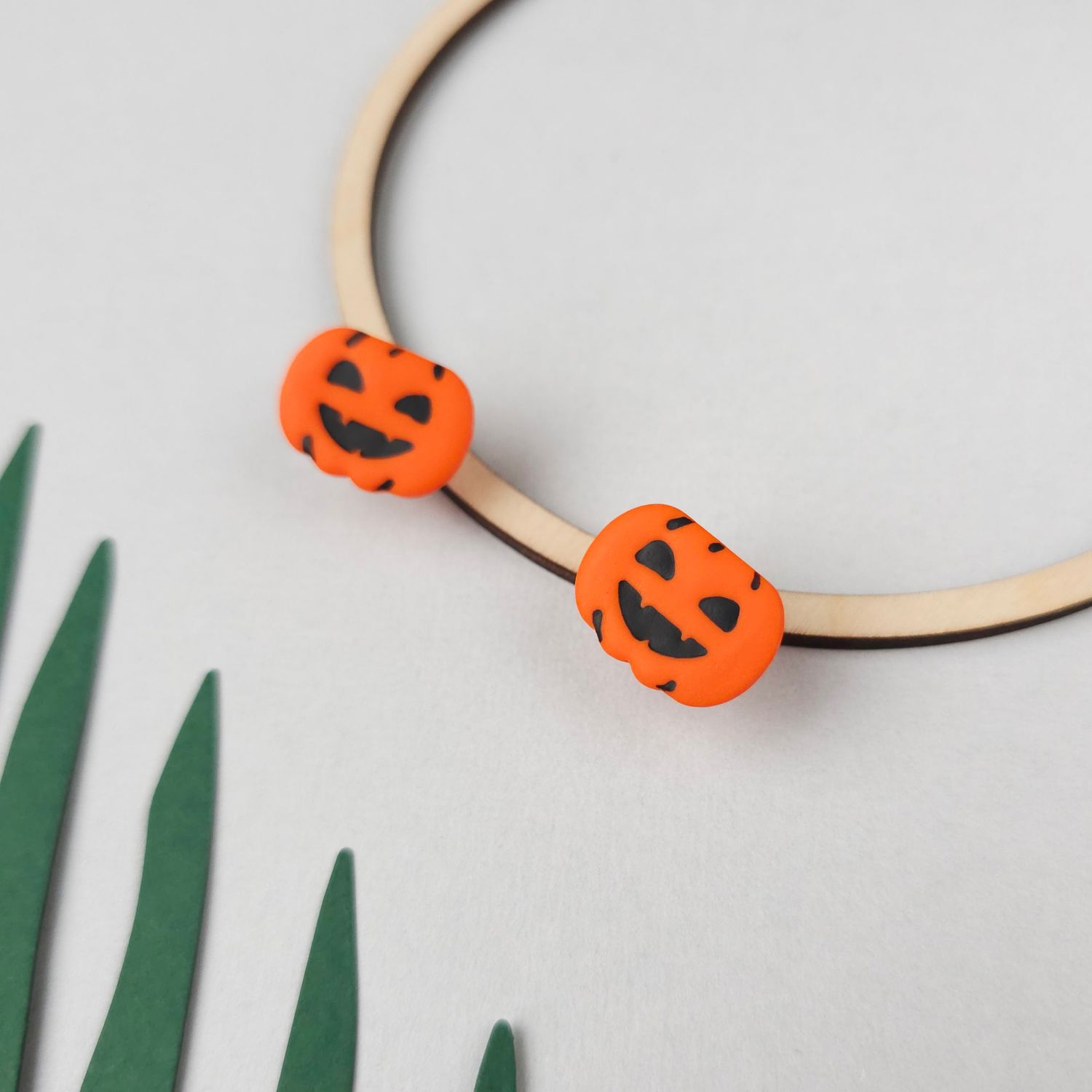 Small Jack-o&#39;-Lantern Pumpkin Halloween Earrings