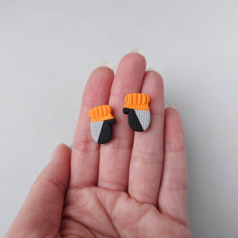 Geometric mitten Studs