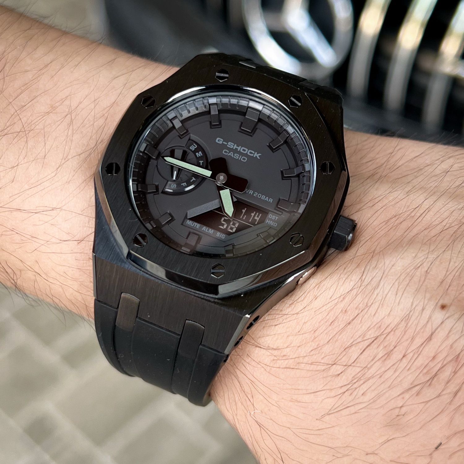 G-SHOCK CasiOak Black - with black watch dial