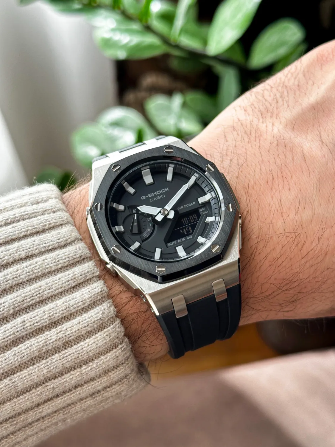 G-SHOCK CasiOak Black two tone - with black and white watch dial