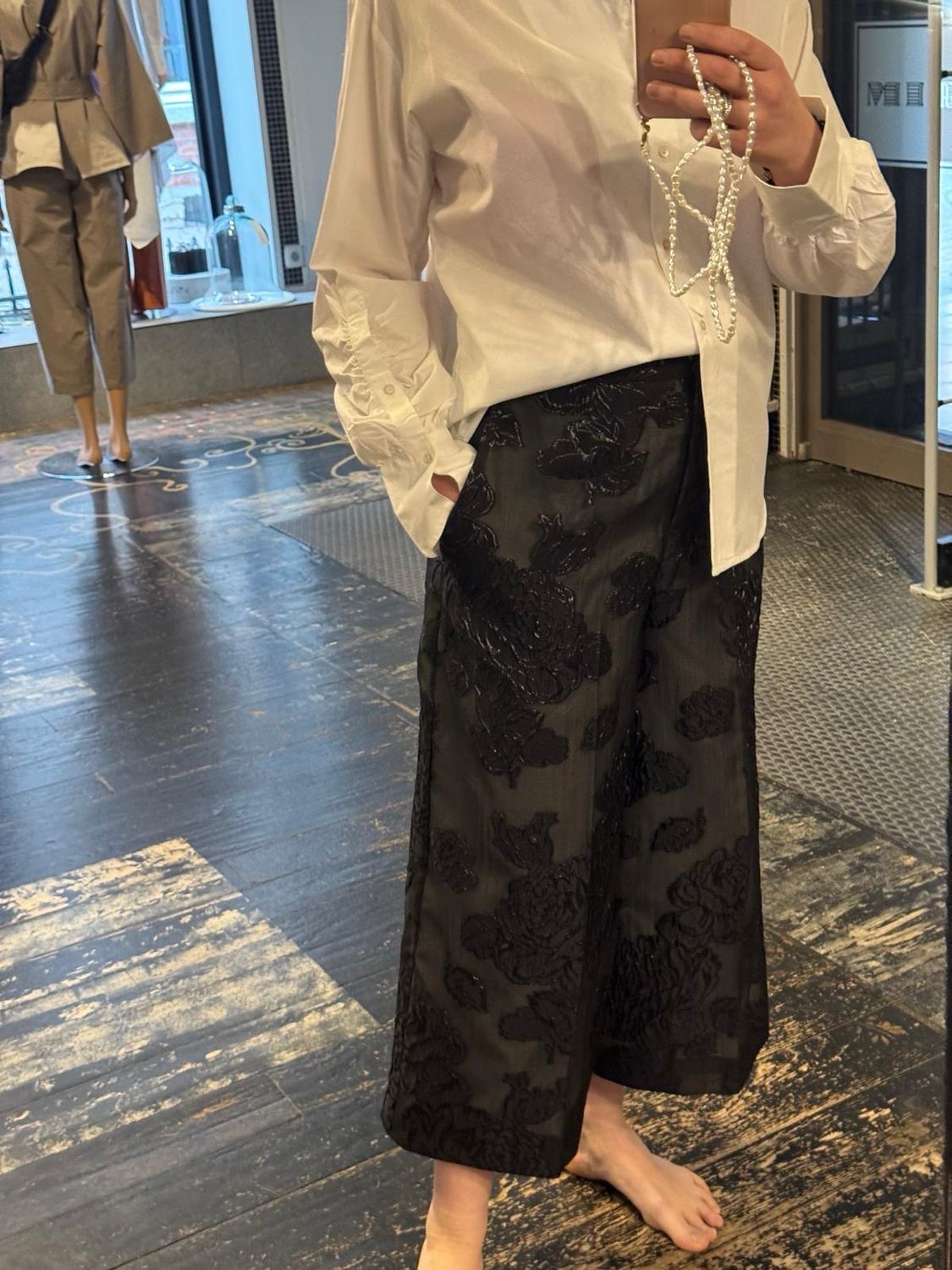 Psophia broek met kraaldetails 