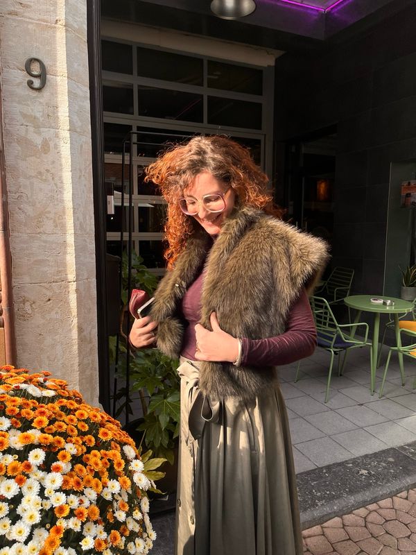 LIVIANA CONTI maxi col Sydney - the