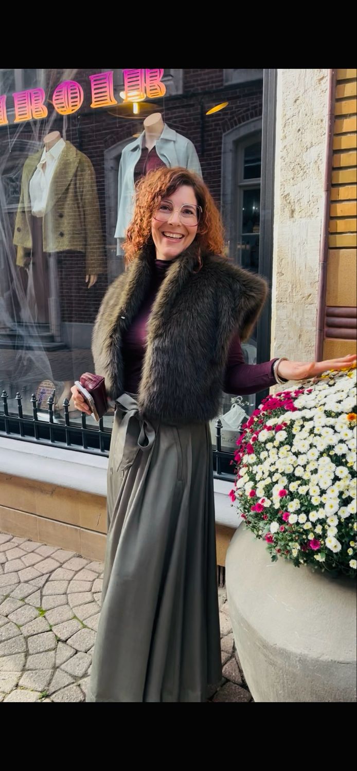 LIVIANA CONTI maxi col Sydney - the