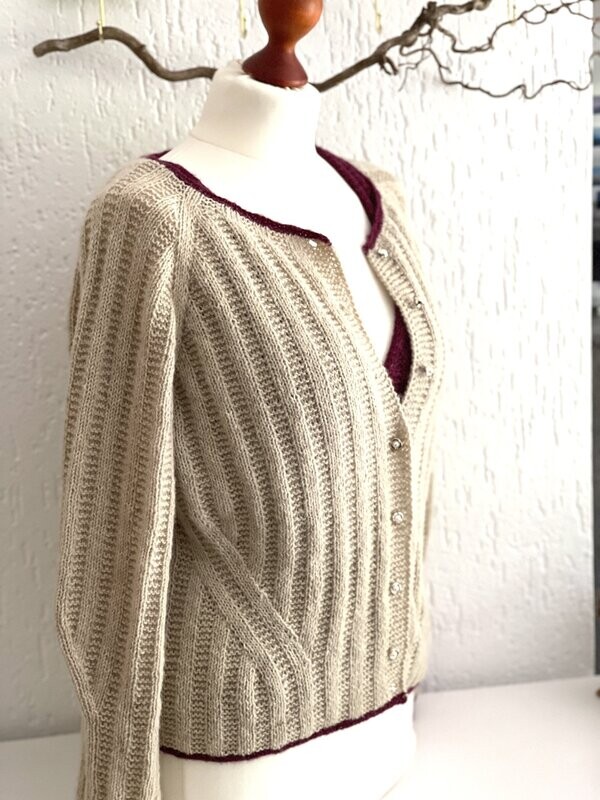 STRICKKIT CARDIGAN LIZZY STRICKKIT CARDIGAN LIZZY