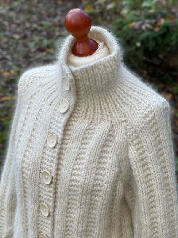 STRICKKIT WINTERGARDIGAN LIZZY STRICKKIT WINTERGARDIGAN LIZZY