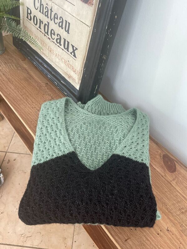 TONETONE SWEATER VON ANNE VENTZEL AUS REGINA (Strickkit) TONETONE SWEATER VON ANNE VENTZEL AUS REGINA (Strickkit)