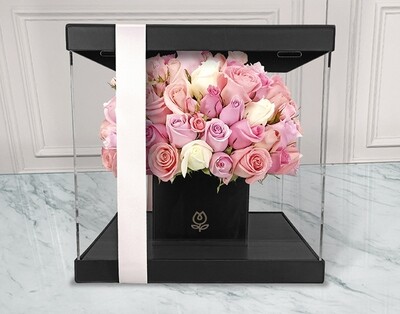 Rosas Rosas en caja Acrilico |  GRACE