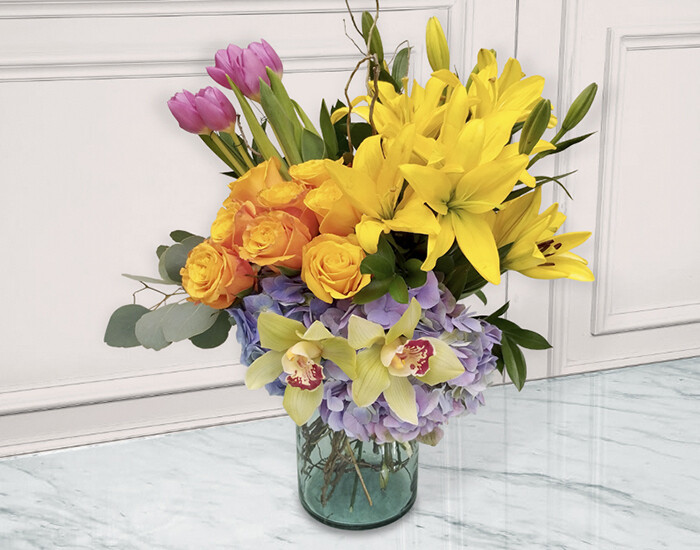 Colorido Bouquet de Tulipanes con Rosas | AMUSANT