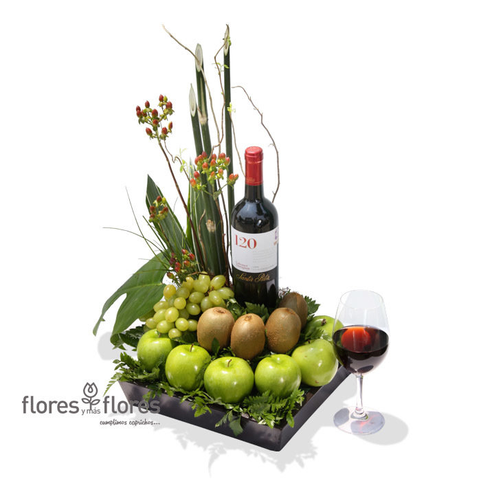 Arreglo de Frutas y Vino Tinto | CHILENO Arreglo de Frutas y Vino Tinto | CHILENO