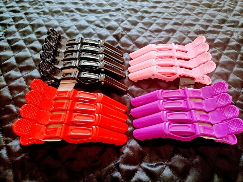 Pinces Pinces "Homard"
Les pinces" homard" sont indispensables pour la réalisation d'un brushing parfait, très pratiques pour faire les papillotes, le top knot ou même pour tenir les poils de façon à éviter