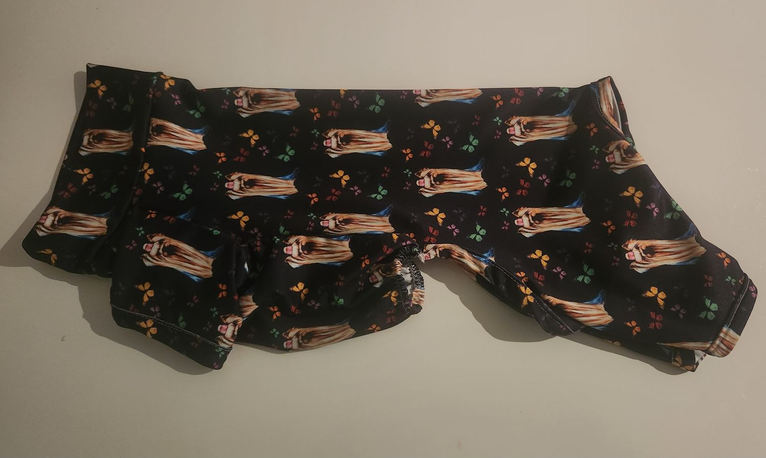 Pyjamas lycra avec col yorkshire noir