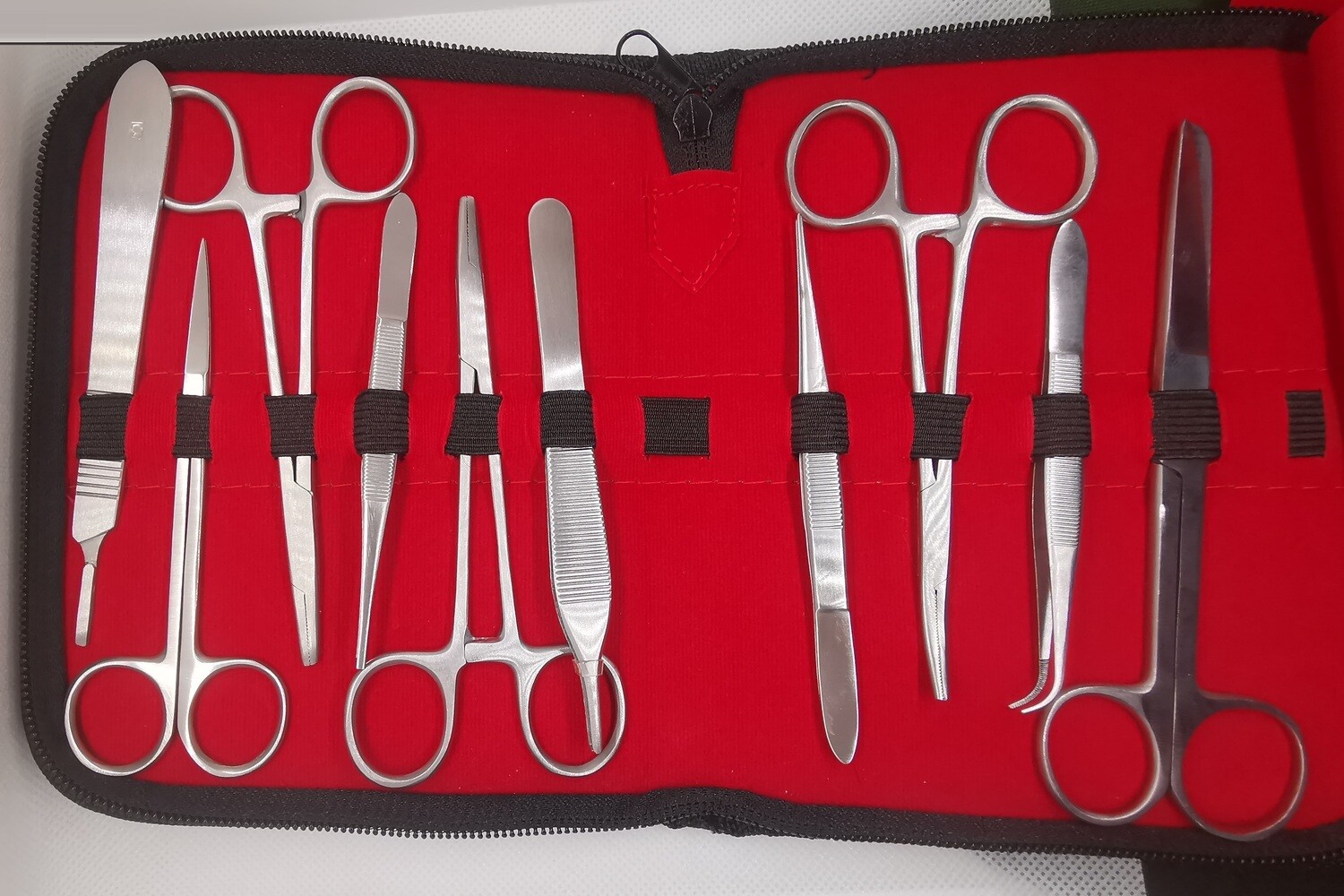 Suturing instrument kit