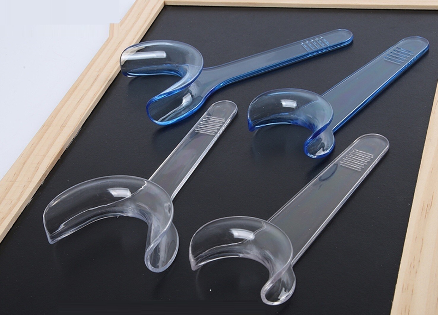 Transparent Single-sided Retractor