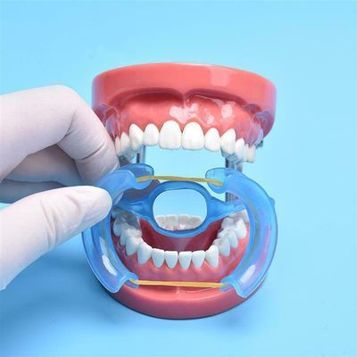 M-Shape Retractor
