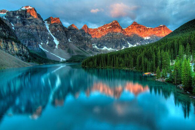 Asstonishing Moraine Lake - Banff, British