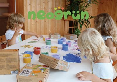 Neogrün - Knete und Fingerfarben