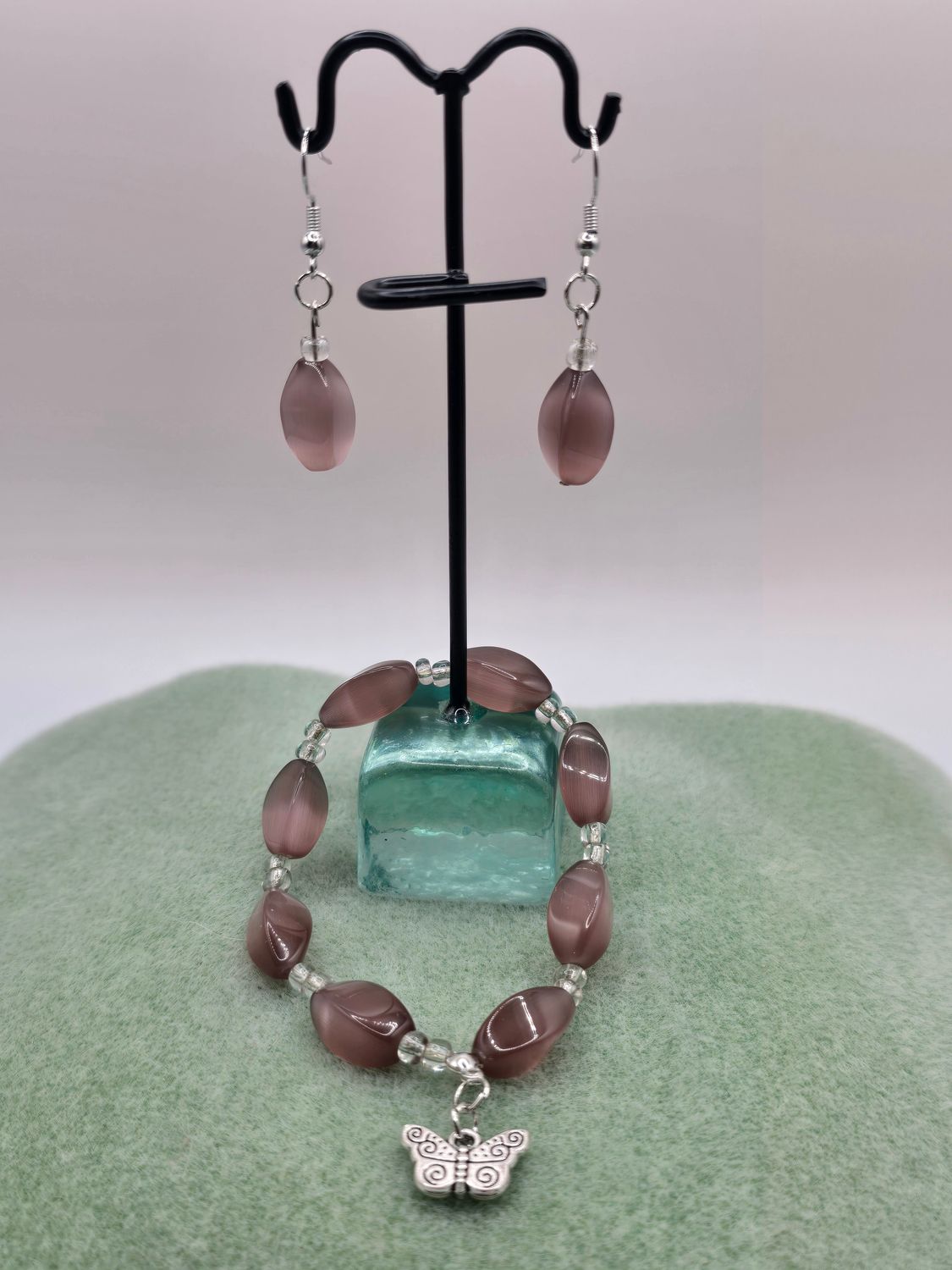 “Lavender Glow” Jewelry Set – Beaded Bracelet &amp; Matching Earrings