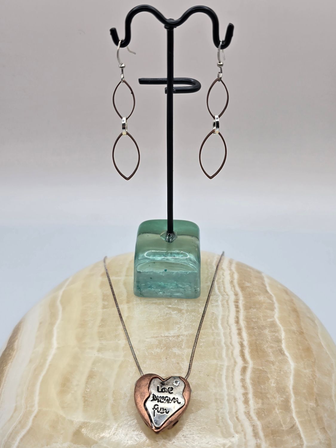 “Serenity’s Guide” Jewelry Set – Heartfelt Pendant &amp; Sculpted Drop Earrings