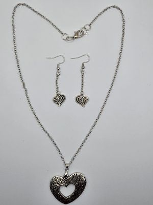 Hearts Entwined: Textured Silver Jewelry Set
