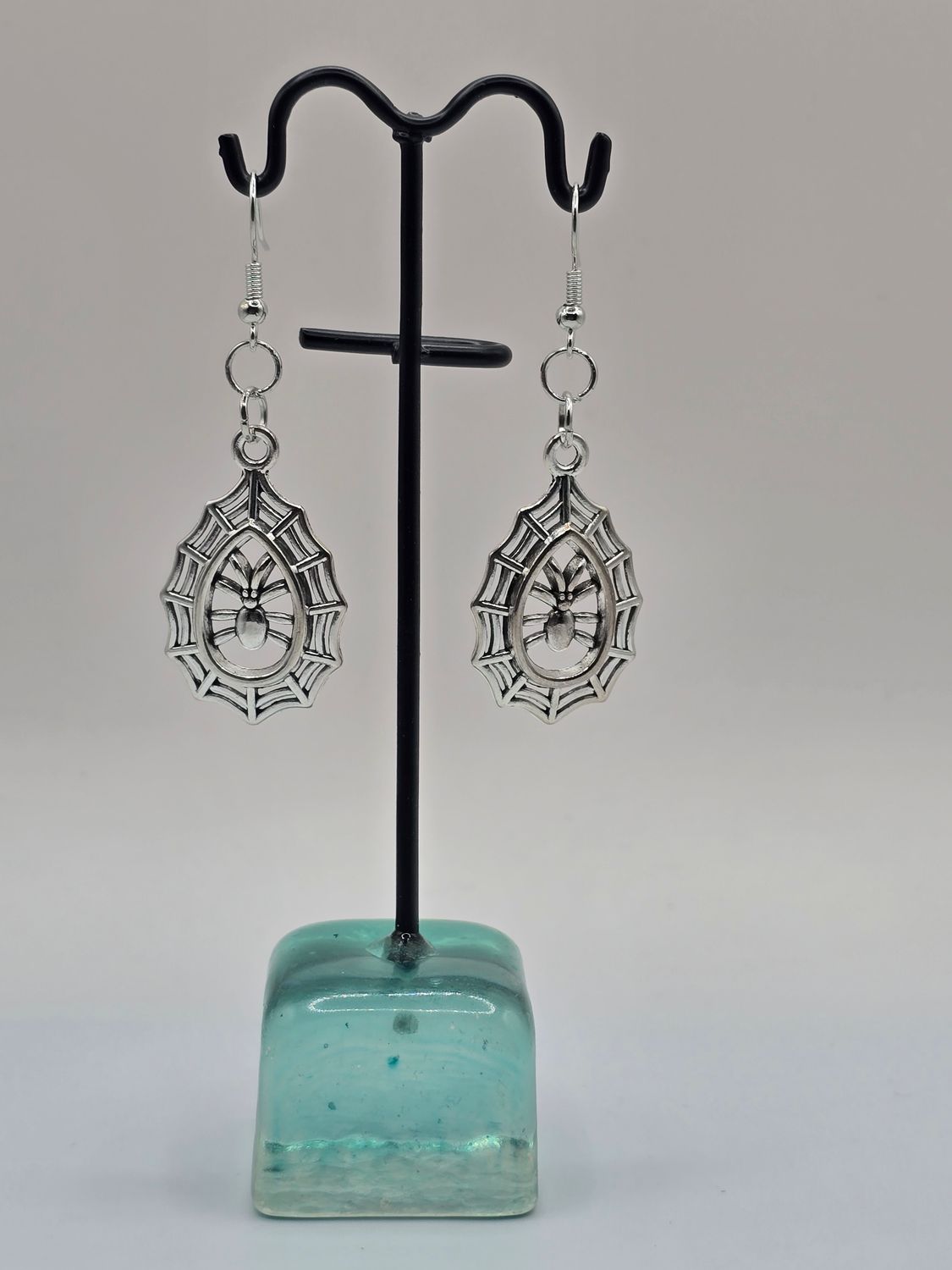 Venom &amp; Lace Spiderweb Earrings – Silver-Toned Gothic Drops