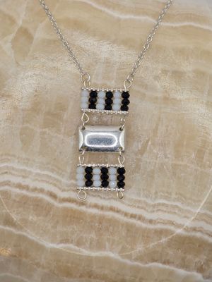 Column Stripes Necklace – Beads &amp; Silver Bar Chain