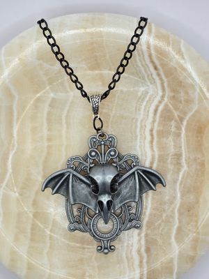 Winged Relic – Gothic Bird Skull Pendant Necklace