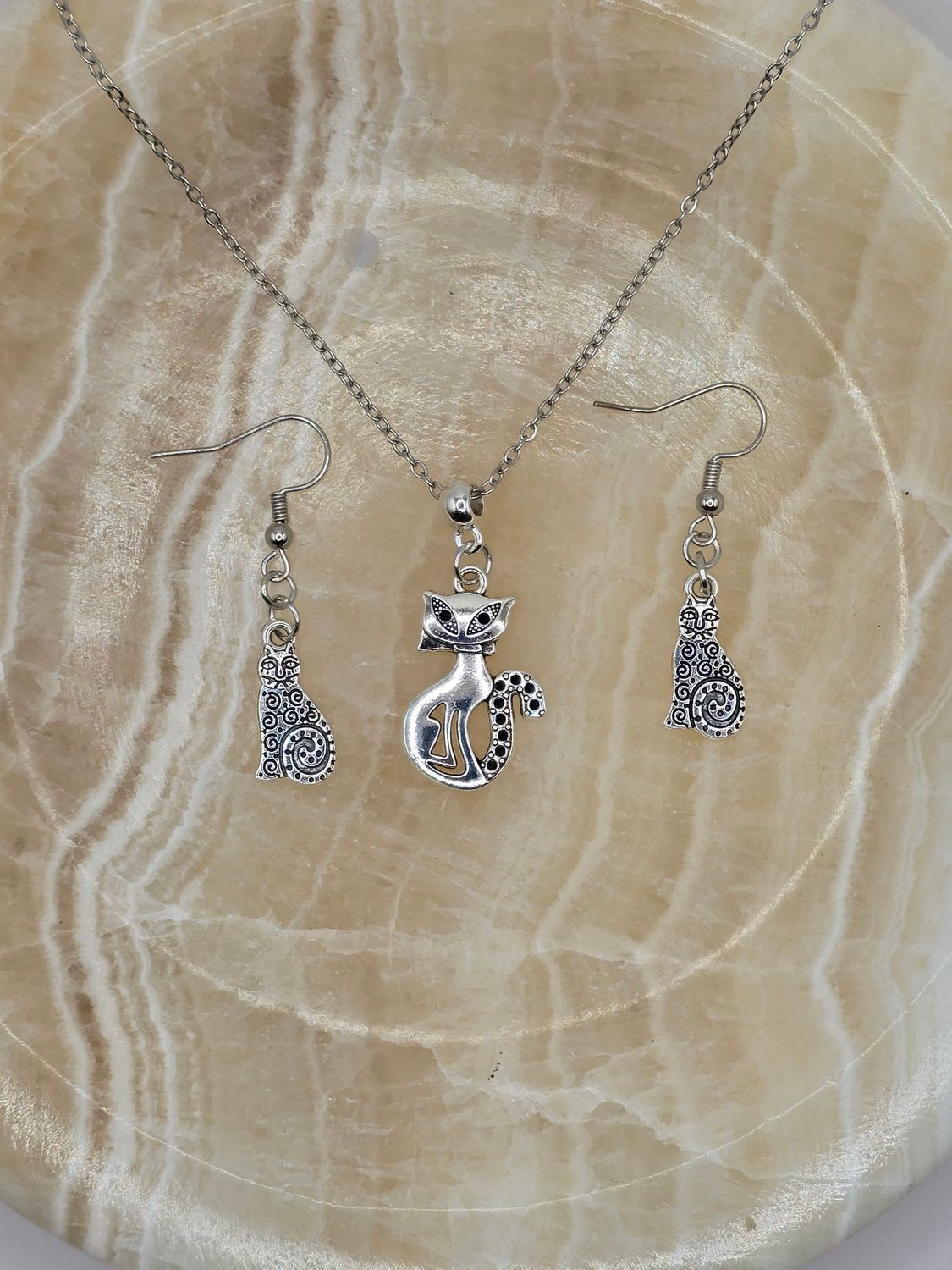 Sparkling Cat Jewelry Set – Necklace &amp; Earrings