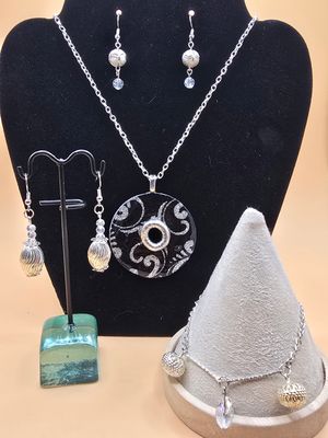 Silver Statement Jewelry Set – Necklace, Bracelet &amp; Bonus Earrings (4-for-3)