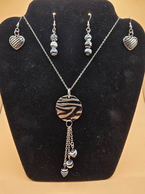 Striped Harmony Trio – Necklace + Bonus Earrings