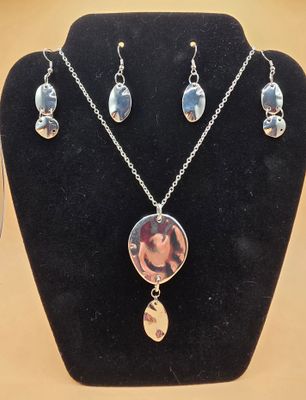 Silver Reflections Trio – Necklace + Bonus Earrings