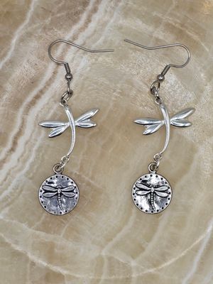 Silver Drift – Layered Dragonfly Dangle Earrings