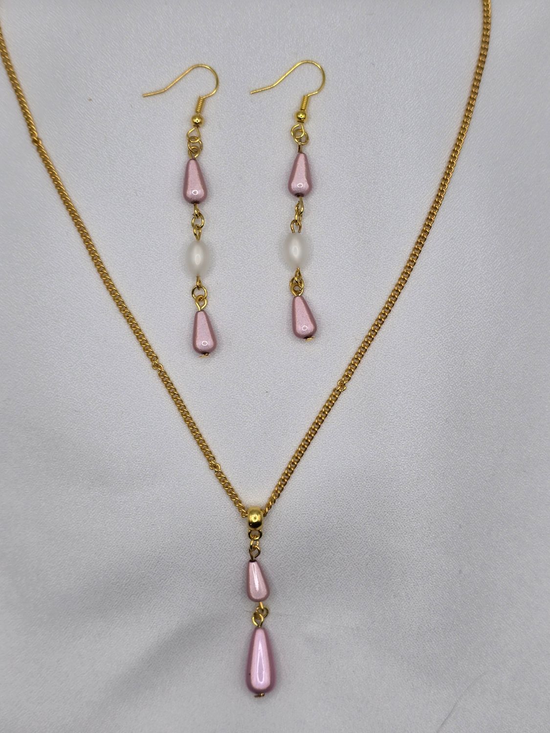 Blush Petal Elegance — Necklace &amp; Earring Set