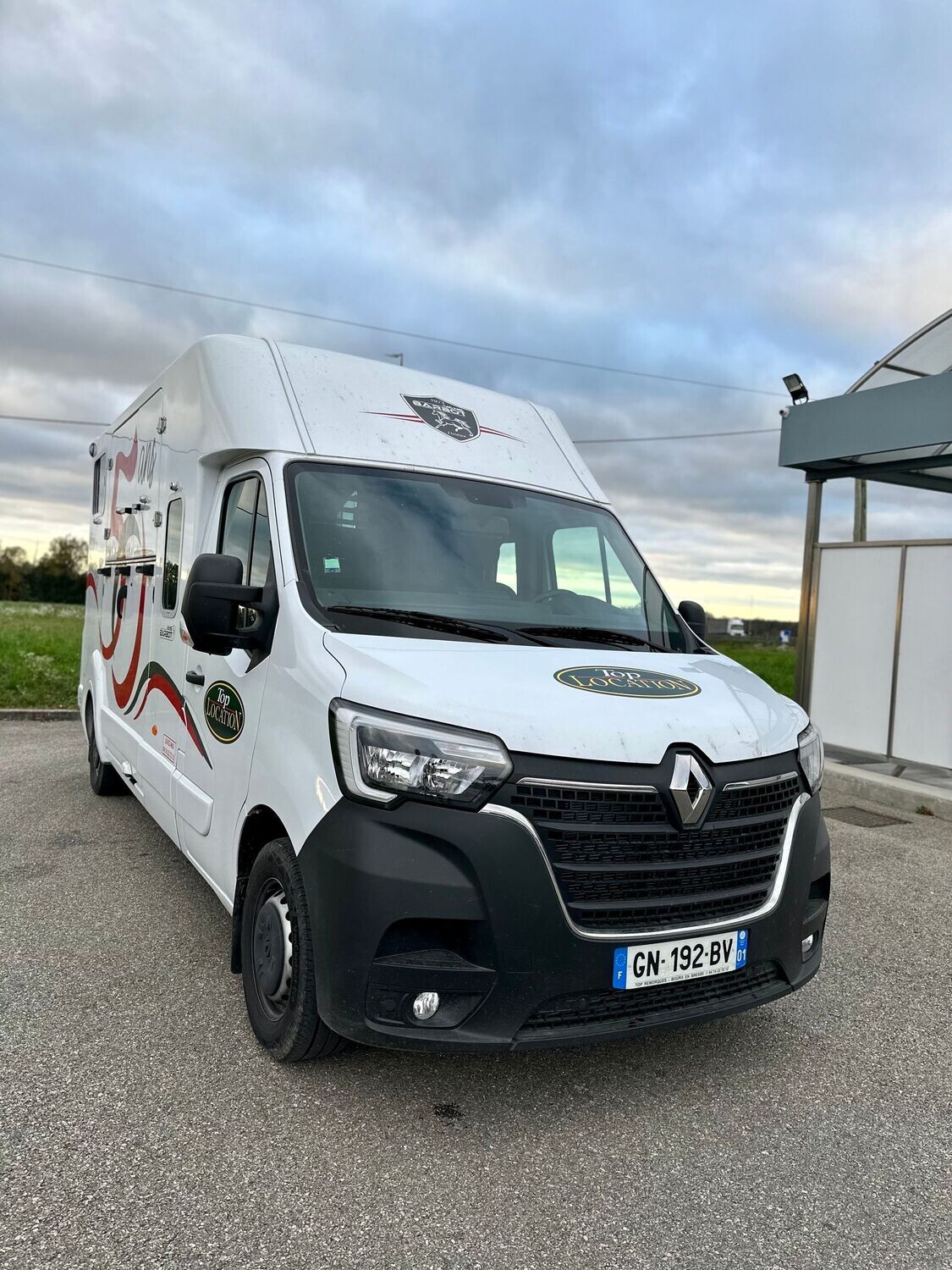 Camion Renault pour le transport de chevaux