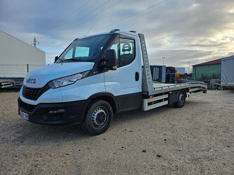 Camion dépanneuse IVECO 35S14 d'occasion
