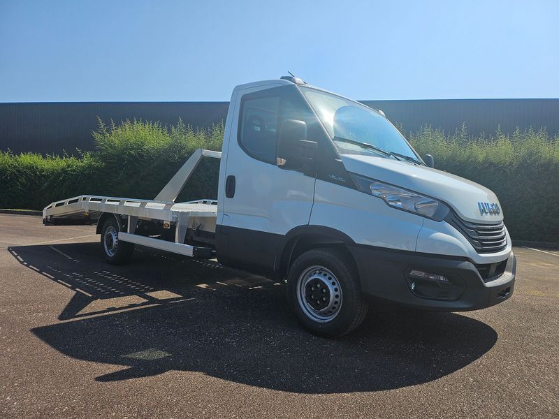Camion dépanneuse IVECO Plateau aluminium