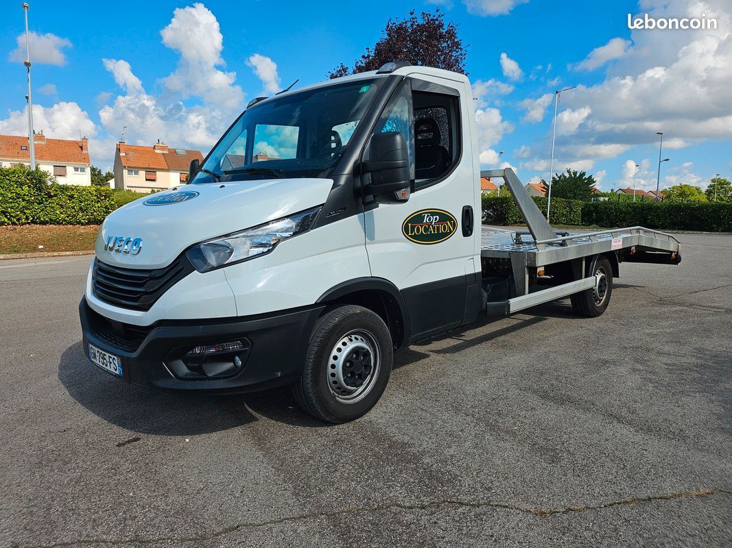 Camion IVECO dépanneuse 35S14 d'occasion disponible Camion IVECO dépanneuse 35S14 d'occasion disponible