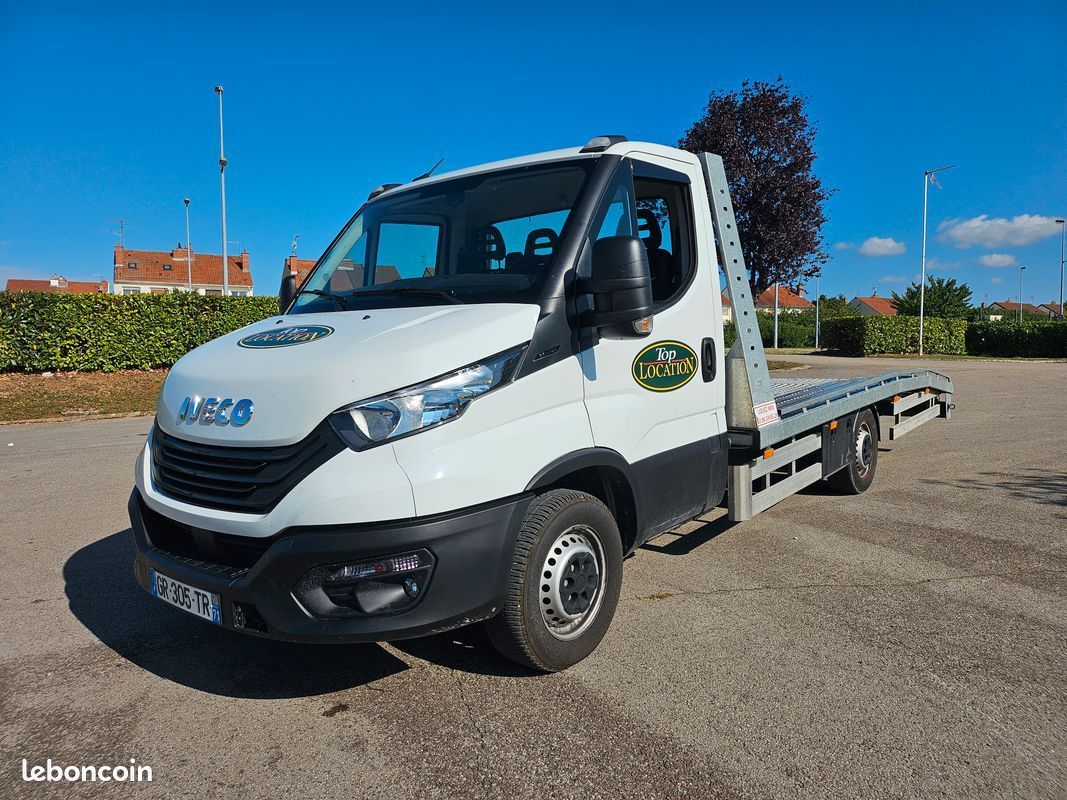 Camion dépanneuse IVECO 35S14 d'occasion disponible