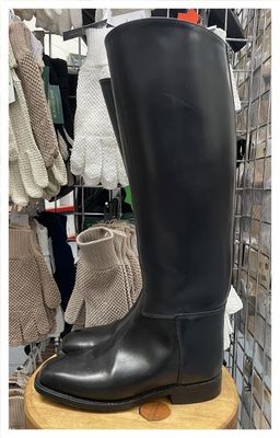 Size 5, Regent Black Leather Boots