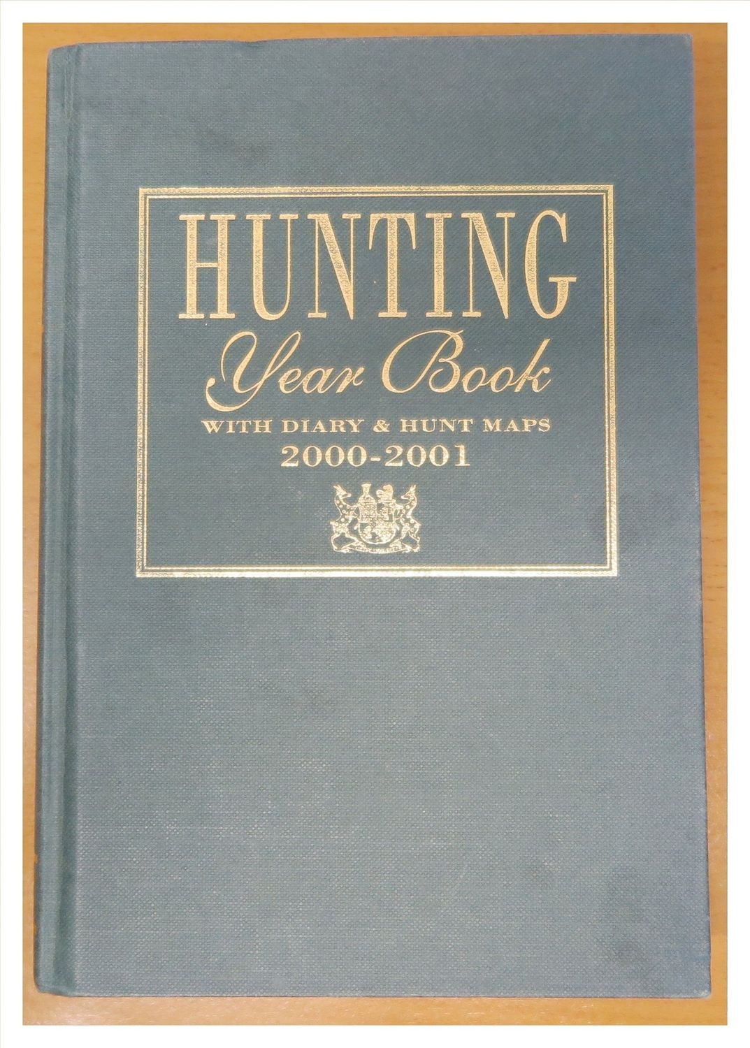 Hunting Year Book. 2000-2001.