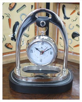 Wonderful Equestrian Table/Desk Clock Wonderful Equestrian Table/Desk Clock