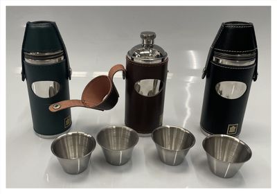 Traditional Hunter Flask & Stirrup Cup Set