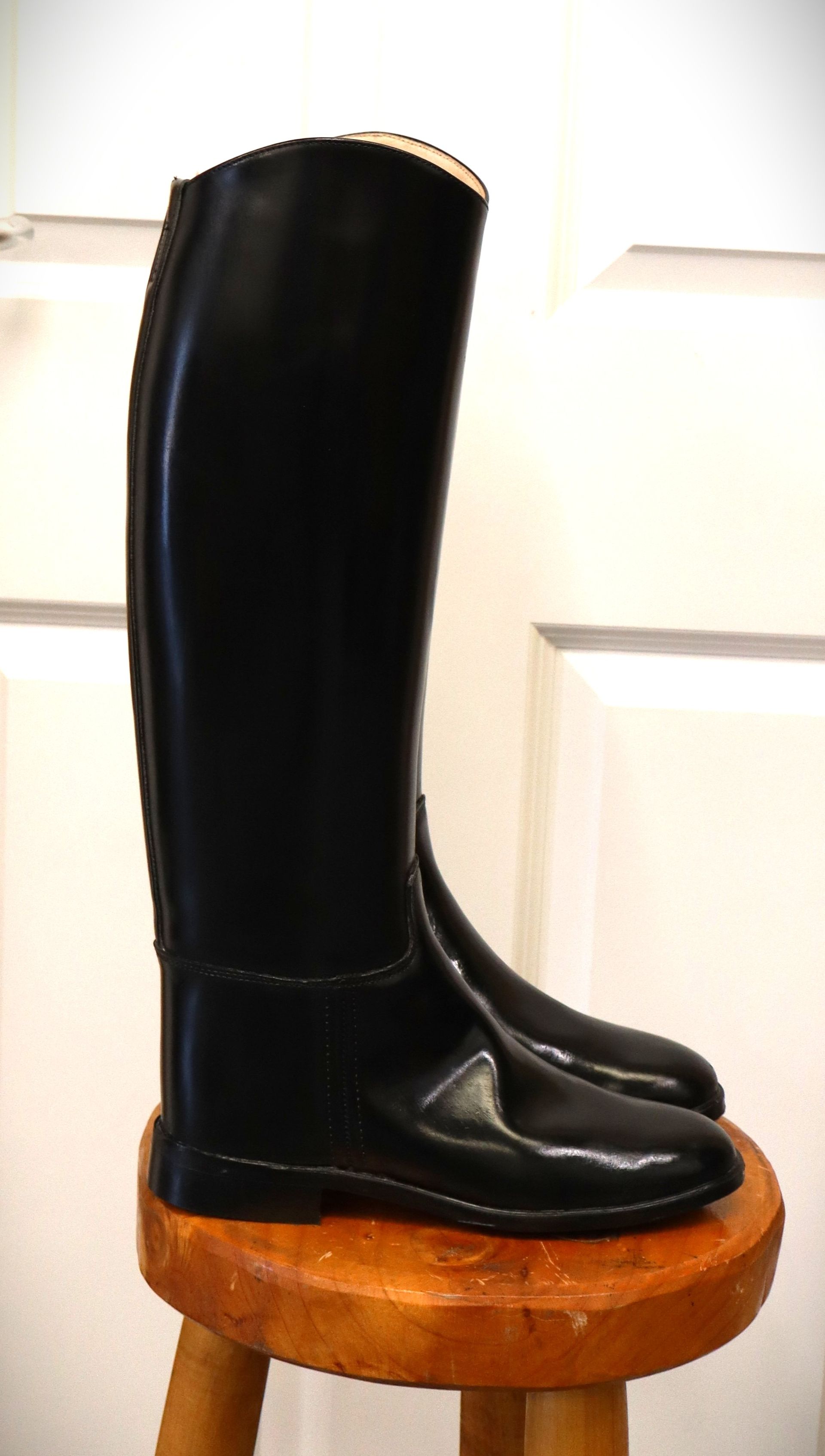 Size 7, Regent, Black Leather Boots
